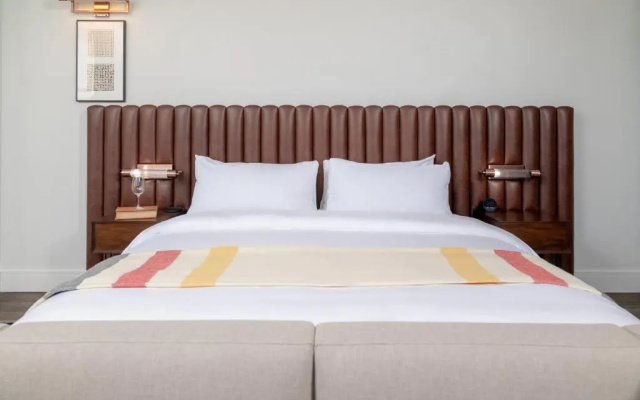Standard Double room with city view