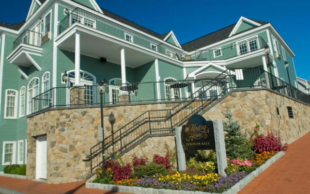Deluxe Cottage