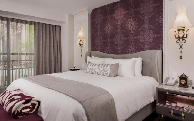 Suite with balcony