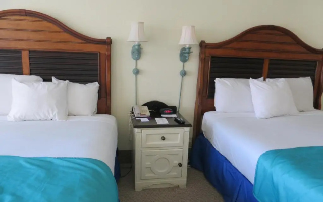 Standard Twin room with pool view
