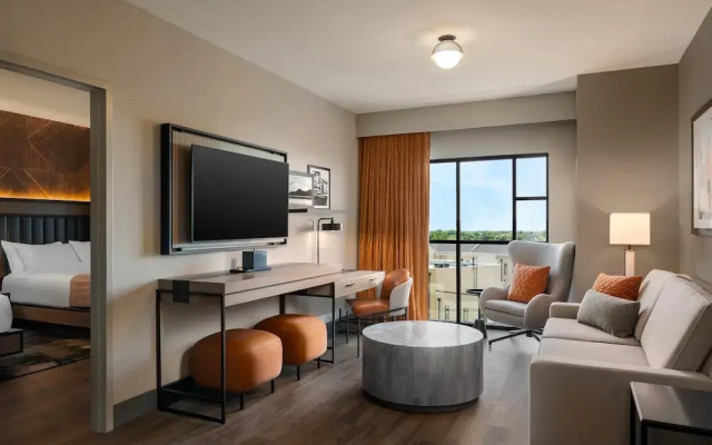1 Bedroom Deluxe Suite