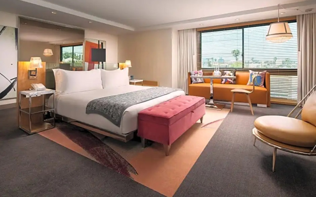 Premier room