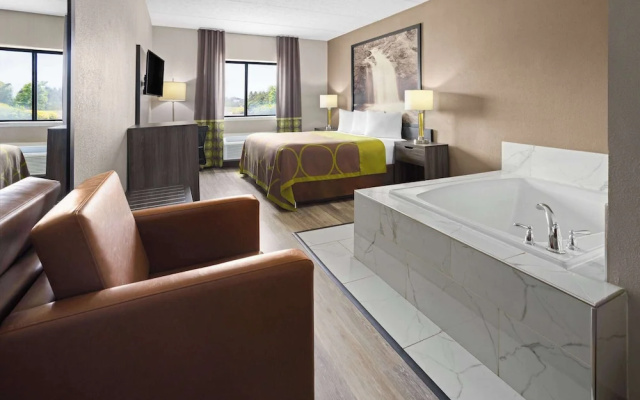 Deluxe Suite