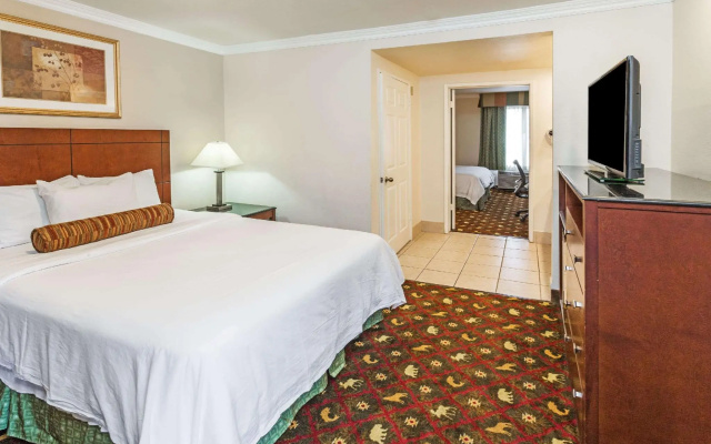 2 Bedrooms Double Suite