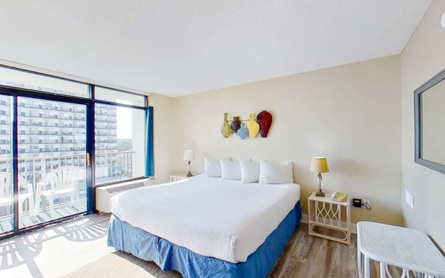 Double Studio with balcony and with partial ocean view