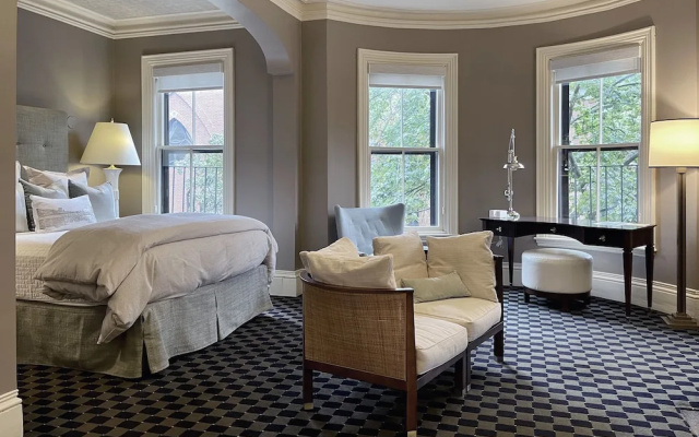 Luxury Suite