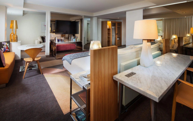 Signature Double Suite