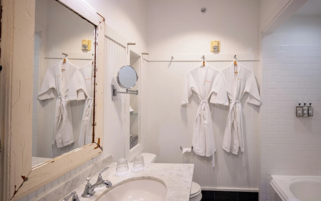 1 Bedroom Suite