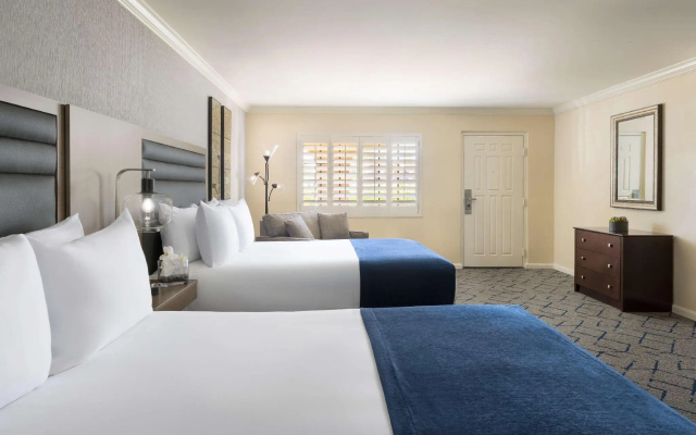 Superior room with courtyard view