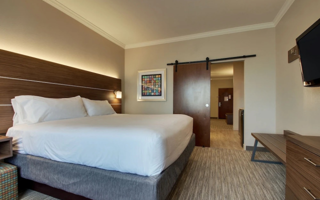 2 Bedrooms Suite