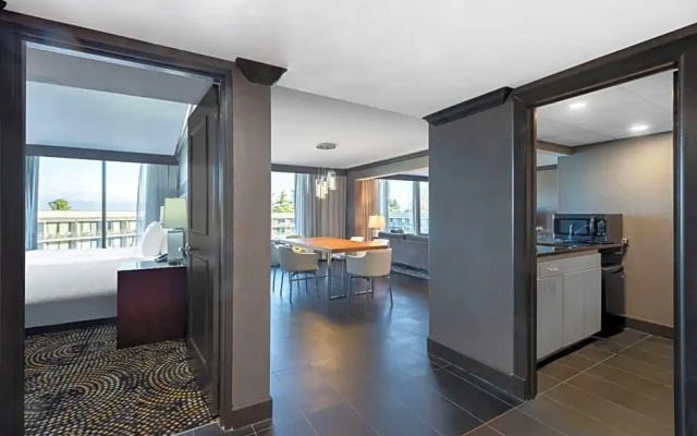 2 Bedrooms Presidential Sextuple Suite