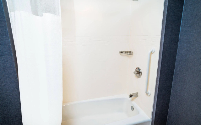 1 Bedroom Quadruple Suite