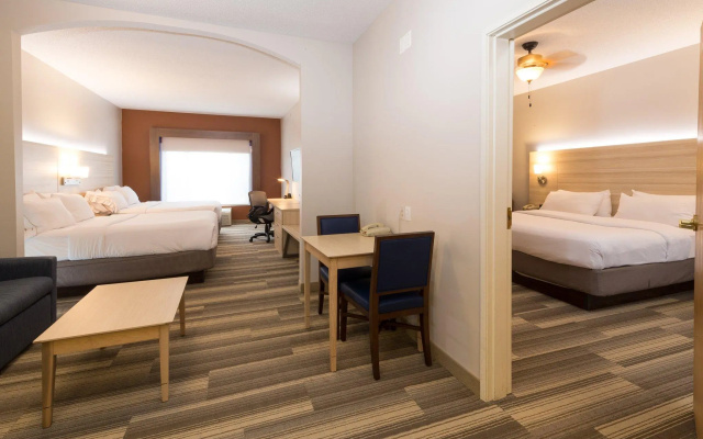 1 Bedroom Sextuple Suite