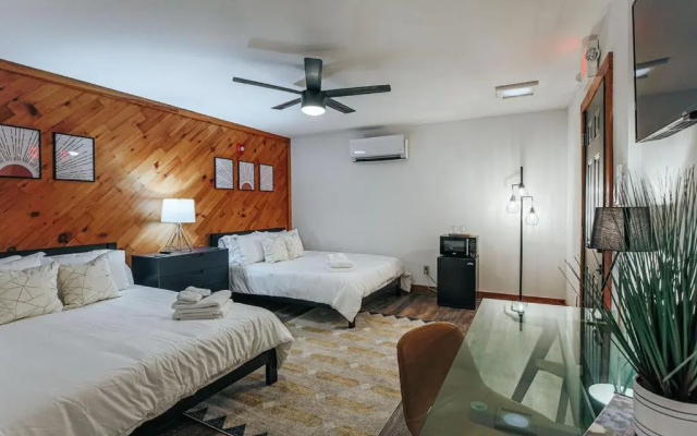 Deluxe Suite