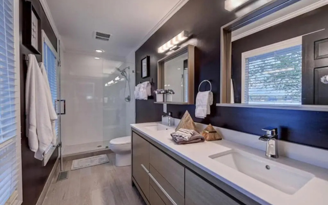 4 Bedrooms Cottage