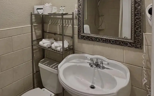 Economy Quadruple room