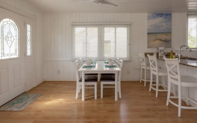 2 Bedrooms Deluxe Apartment beachfront