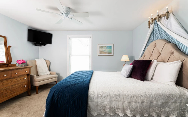 Standard Double room with partial view
