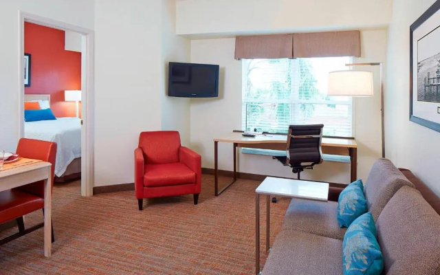 1 Bedroom Suite with pool view