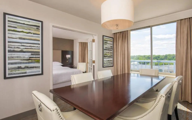 Executive Club Suite