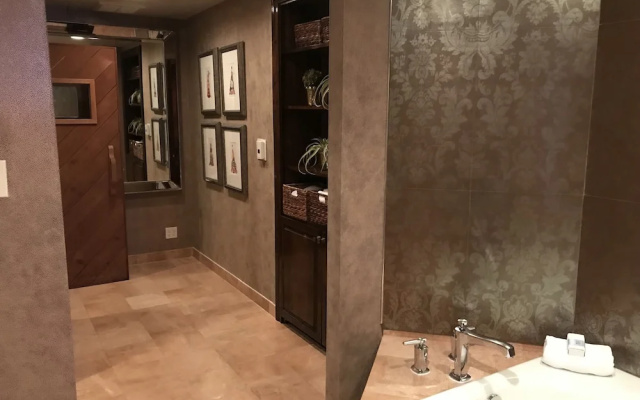 Presidential Double Suite with balcony