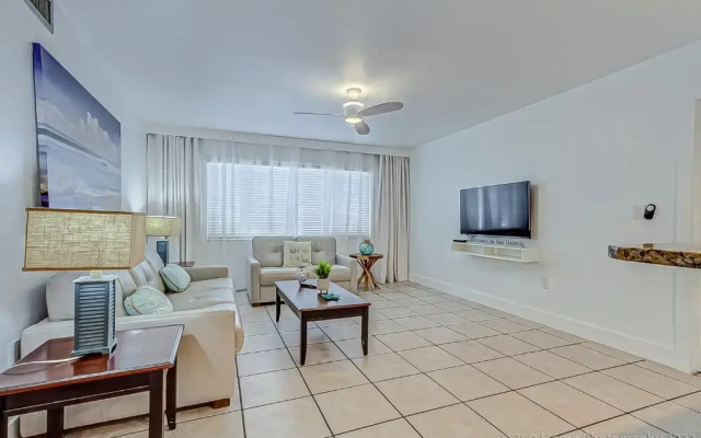 2 Bedrooms Apartment