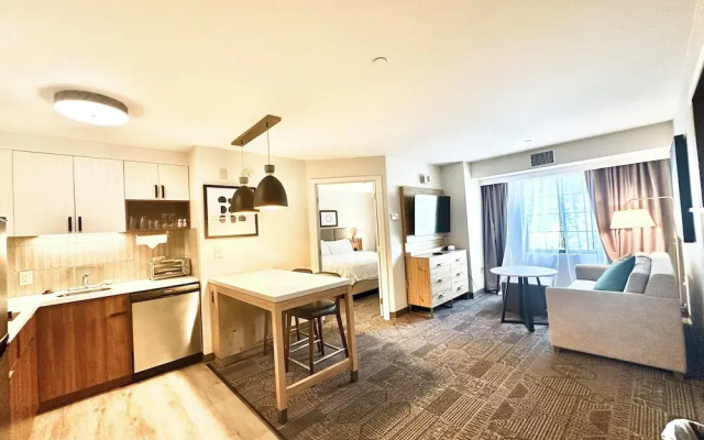 2 Bedrooms Double Suite