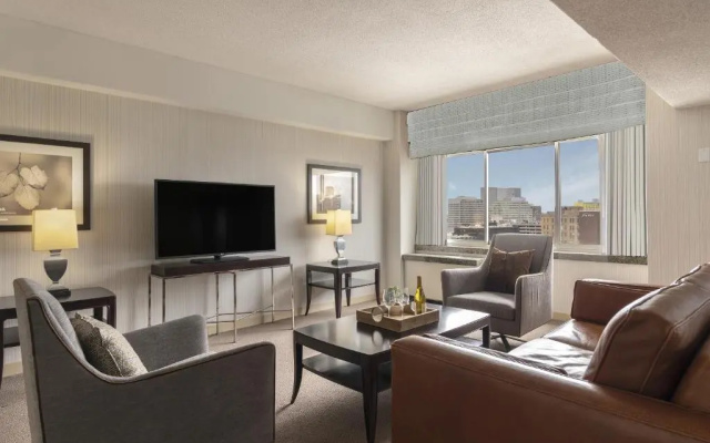 1 Bedroom Executive Double Club Suite