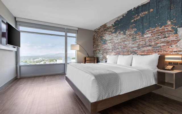 Quadruple Suite