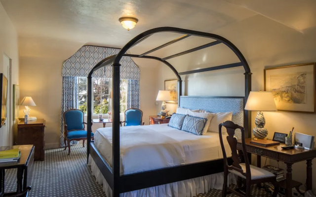 Premium Double room with partial ocean view