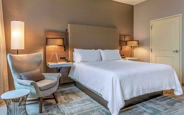 1 Bedroom Deluxe With sofa bed Double Suite
