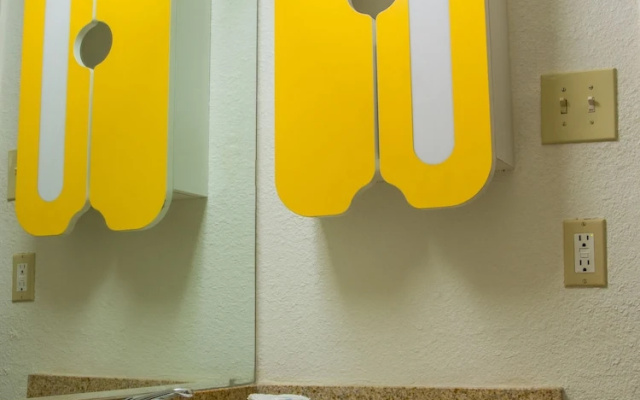 Standard Quadruple Suite