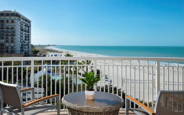 Deluxe Double room with balcony and beachfront