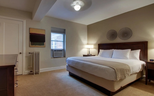1 Bedroom Deluxe Suite with lake view