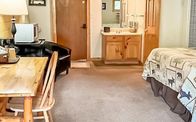 Comfort Basement room with view
