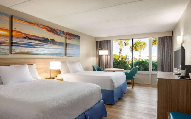 Deluxe Quadruple room with balcony