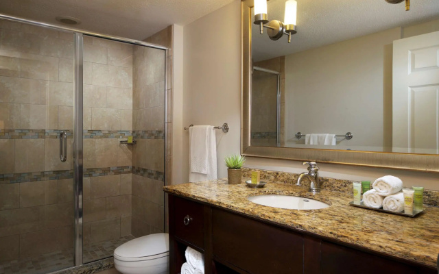 2 Bedrooms Suite oceanfront