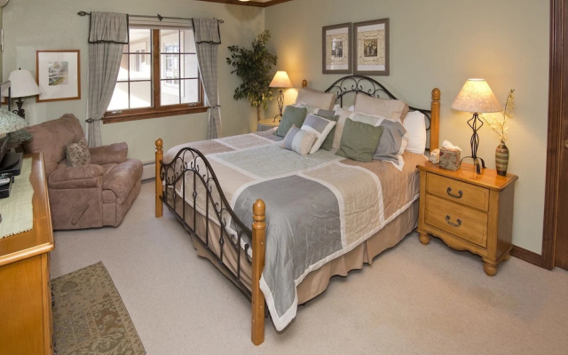 2 Bedrooms Apartment