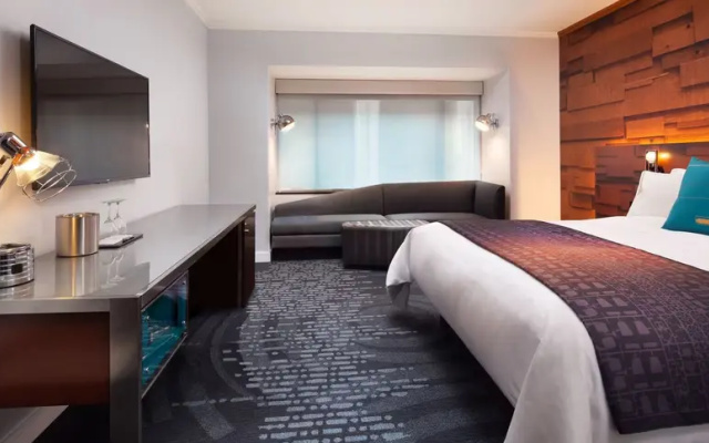 Standard room with partial view