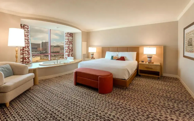 1 Bedroom Remodeled Premier High Floor Suite
