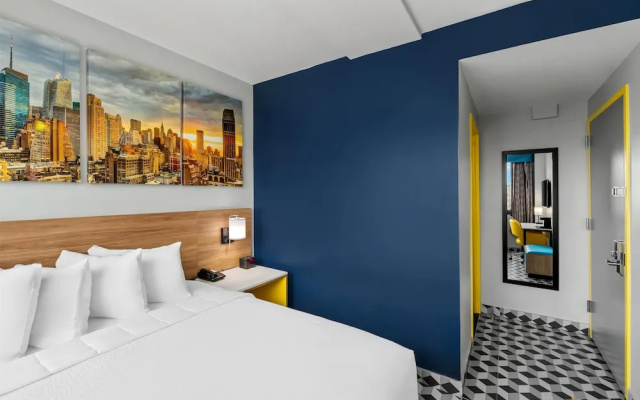 Deluxe Double room with city view