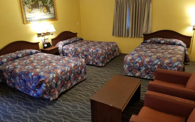 Standard Triple room