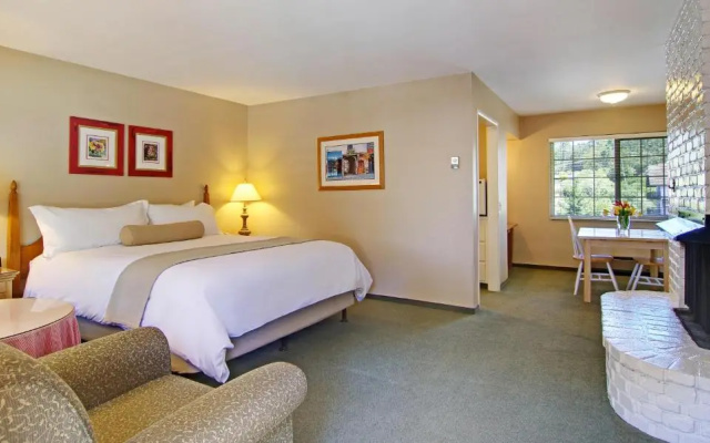 Deluxe Suite