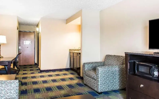 Quadruple Suite