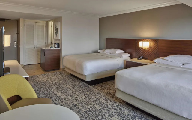 Rainbow Quadruple Hearing Accessible room Lagoon View