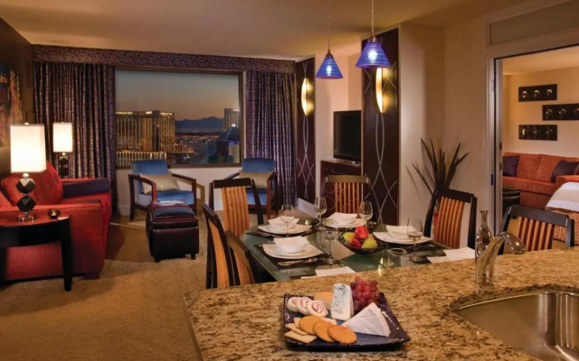 Deluxe Family Suite