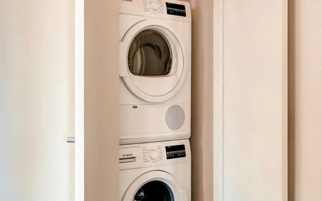3 Bedrooms Apartment