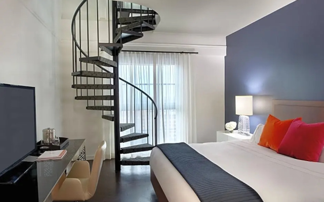 1 Bedroom Family Bi-Level Loft with city view