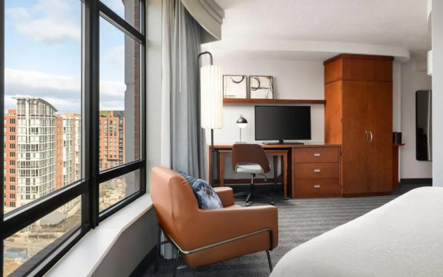 Deluxe Double room with city view