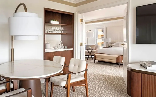 Executive Double Suite with Lakefront view and Pool view
